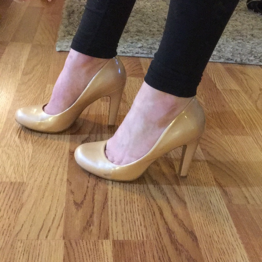 Jessica Simpson Nude pumps 7.5 size
